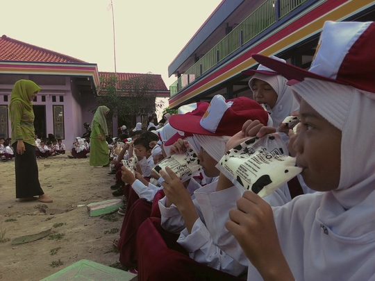 Tradisi Dan Aturan Sekolah Zaman Dulu yang Kini Mulai Langka