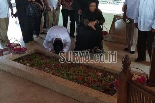 Ziarah ke Makam Sultan Maulana Hasanuddin, Relawan Doakan Presiden Jokowi