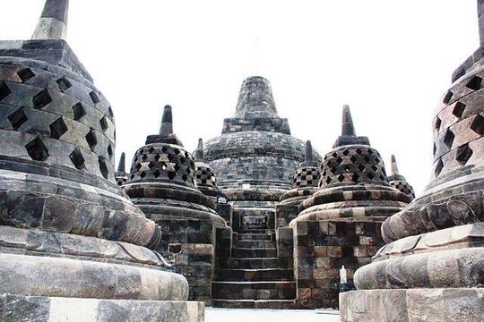 Arca Di Stupa Candi Borobudur Jangan Di Pegang Nanti Rapuh Hoax atau Nyata ?