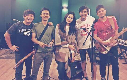 Sheilla On 7 Tidak Latah Musik Religi & Perkembangan Pasar