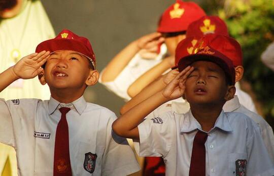 9300 Gambar Anak Kecil Hormat Bendera Terbaru