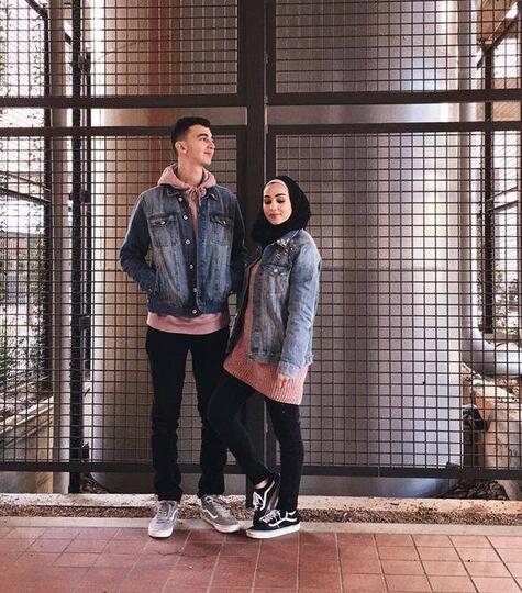 Outfit Couple Ini Nggak Bikin Kalian Bak Bocah Kembar. Coba Resapi dan Ikuti!