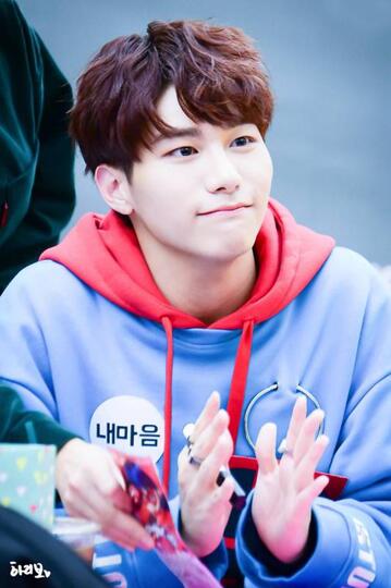 Aneh Tapi Nyata, 10 Idol Korea Ini Anti Banget sama Mentimun. Bencinya Mati-matian