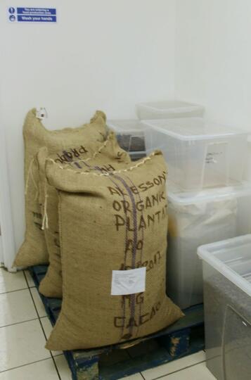 Melihat Proses Pembuatan Coklat dari Buah Hingga Sampai di Ujung Lidah