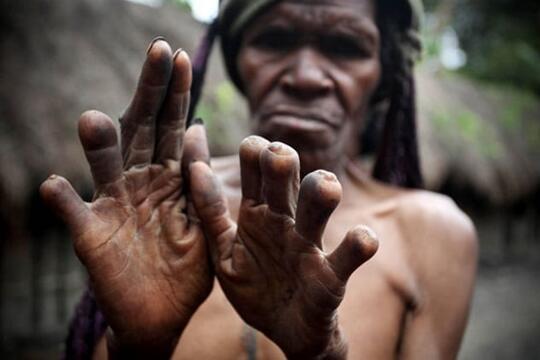Ritual-ritual kematian yang ngeri-ngeri sedap. Di Indonesia sih gak ada beginian.