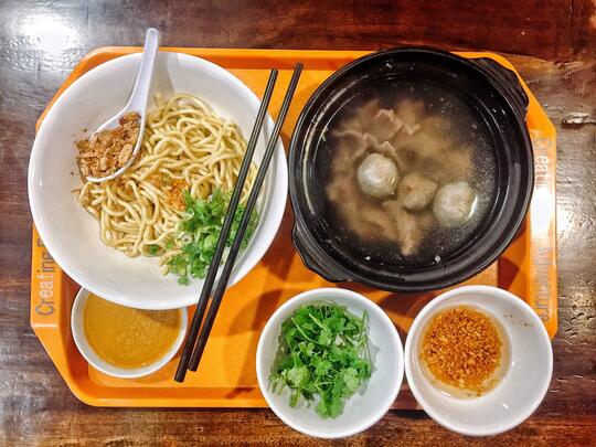 10 Warung Bakso Maknyos, Yuk Mampir Kuliner di Kelapa Gading!