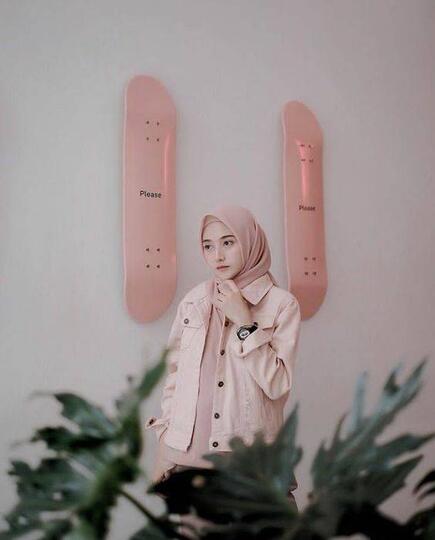 Waktu Nggak Terbuang Lagi Saat Pilih Warna Hijab. Coba Pakai Sesuai Bulan Kelahiranmu