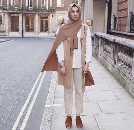 Waktu Nggak Terbuang Lagi Saat Pilih Warna Hijab. Coba Pakai Sesuai Bulan Kelahiranmu