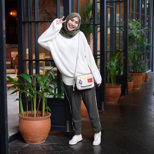 Hobi Pakai Celana Kedodoran, Style Ala Zaskia Adya Mecca Bisa Banget Dijadiin Favorit