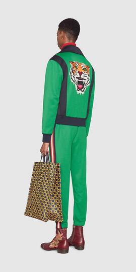 Jaket (Mirip) dengan Jaket Ojol Ini Dijual Seharga 21 Juta?