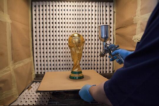 Yuk Kita Lihat Proses Pembuatan Trofi Piala Dunia di Italia!