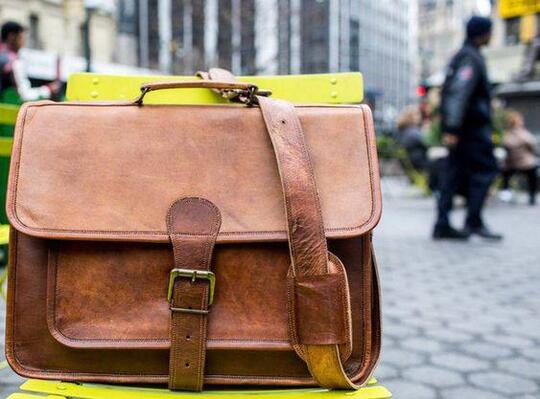 Loakin Aja Ransel Belelmu, Ganti dengan Tas Kece Ini buat Kerja ke Kantor!