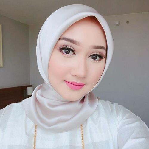 5 Selebriti Indonesia Dengan Status Janda Kembang