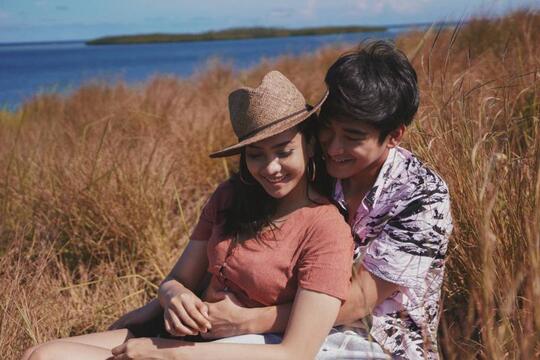 Masih Pacaran, Gaya Liburan 8 Selebritis Ini Udah Kayak Pasangan Lagi Honeymoon