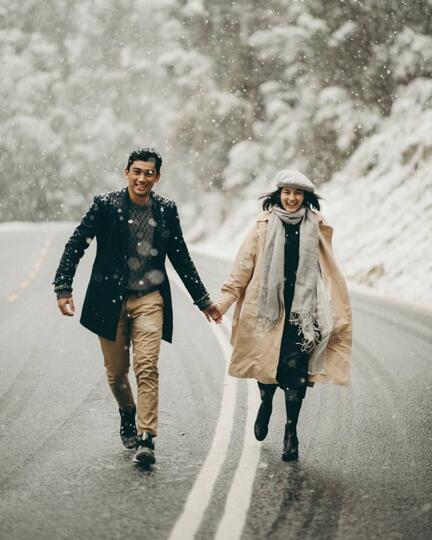 Masih Pacaran, Gaya Liburan 8 Selebritis Ini Udah Kayak Pasangan Lagi Honeymoon