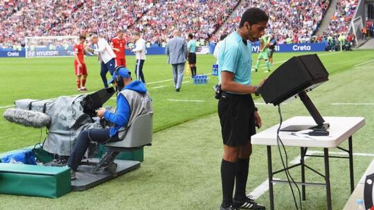 #SundulDunia Yang Unik dari Piala Dunia 2018: dari VAR, Neymar, Hingga Maradona