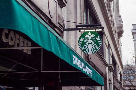 Starbuck, KFC, McDonald Menjadi Gaya Hidup Sekarang