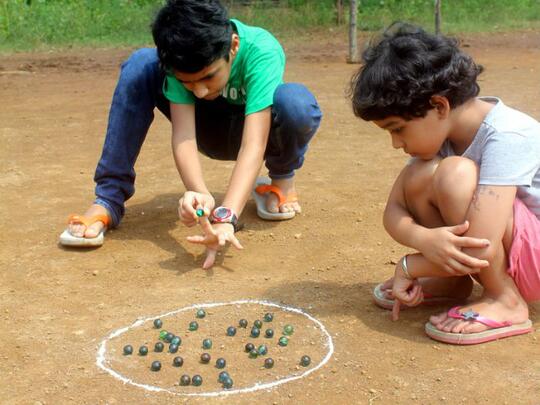 27+ Gambar Kartun Anak Bermain Kelereng - Kumpulan Gambar Kartun