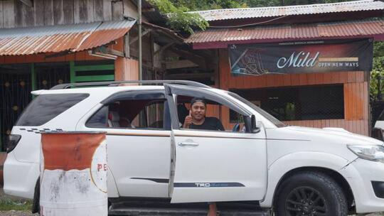 Di Papua Mobil Fortuner Jadi Angkot, Gan!