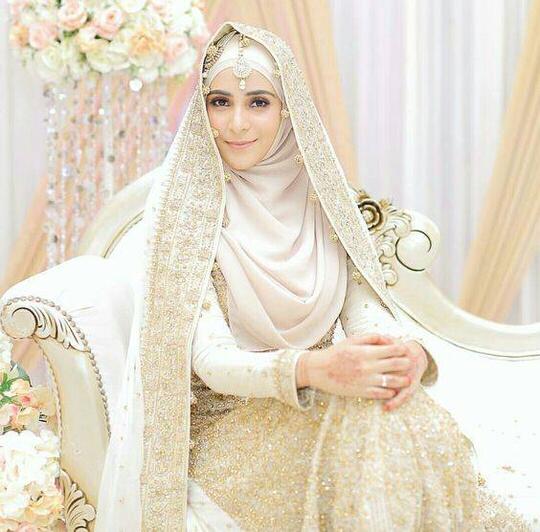 Jadilah Satu-satunya Bidadari di Hari Pernikahanmu dengan Gaun Pengantin Syar'i Ini!