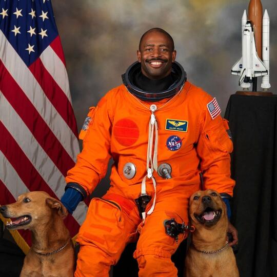 Astronot NASA Lihat Benda Aneh di Ruang Angkasa, Benarkah Itu Alien?