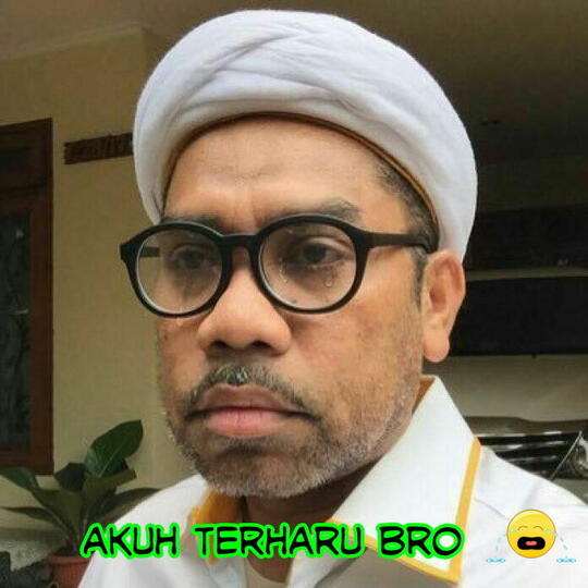 Di Pagar Istana, Ngabalin Sebut Pedemo Sampah Demokrasi