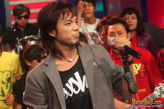Gak Butuh Juara 1! Sempat Gagal di Indonesian Idol, 5 Penyanyi Ini Kini Sukses Besar!