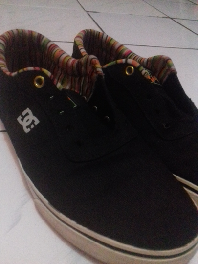 Sepatu Kamu Pudar? Jangan Dibuang, Di Repaint Pake Spidol Aja Gansis.!!