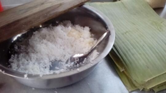 [COCooking] Putu Bumbung Pelengkap Minum Kopi Sore Hari #AslinyaLo
