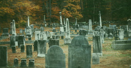 Makam Carl Pruitt yang dulu dipercaya punya kutukan "RANTAI" (1938).