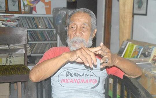 Bergelar Doktor Tapi Kini Bekerja Sebagai Pemulung