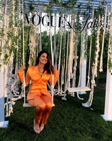 Curi 8 Gayanya Priyanka Chopra Ini! Nggak Terbuka, Cocok sama Budaya Ketimuran