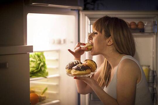 Paling Doyan Makan, Pantesan Mereka yang Berzodiak Ini Selalu Gagal Diet!