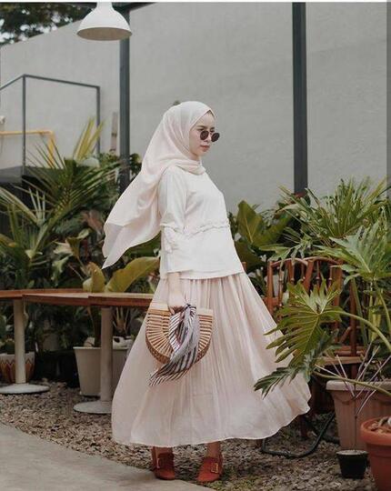 7 Items Ini Wajib Dipunya Mahasiswi Baru, Biar Nggak Gayamu Nggak Stuck buat Ngampus