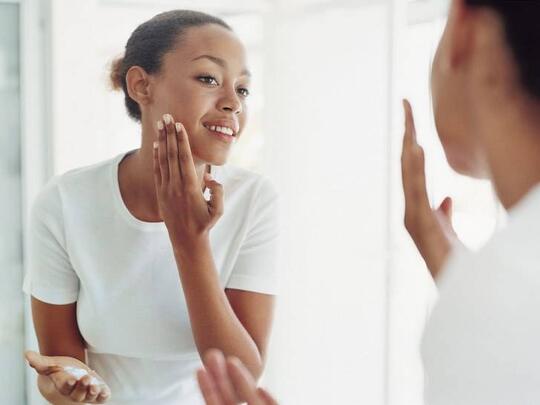 Hindari 7 Kesalahan Ini Ketika Pakai Moisturizer Kalau Mau Wajahmu Baik-baik Saja
