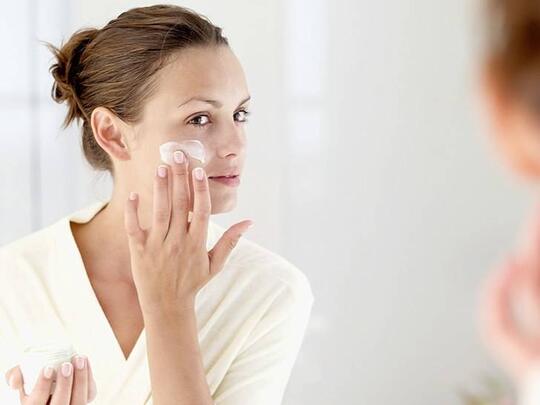 Hindari 7 Kesalahan Ini Ketika Pakai Moisturizer Kalau Mau Wajahmu Baik-baik Saja