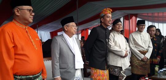 Pakaian Adat Riau Quotes - Baju Adat Tradisional