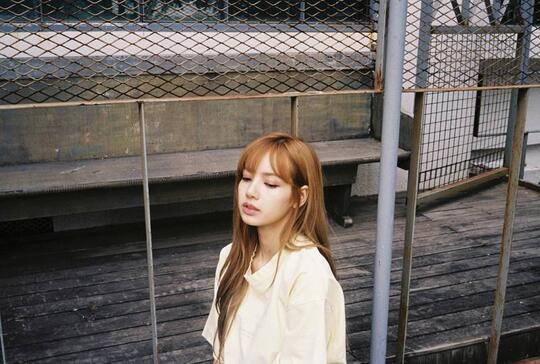 Rahasia Wajah Sehat dari Lisa BLACKPINK. Cantik dari Lahir Aja Nggak Cukup!