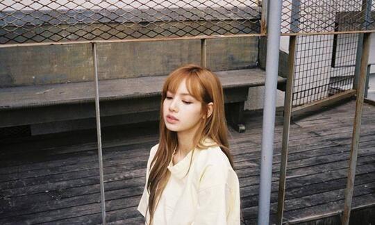 Rahasia Wajah Sehat dari Lisa BLACKPINK. Cantik dari Lahir Aja Nggak Cukup!