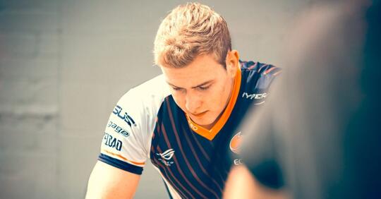 5 Atlet Pro eSport Ini Awalnya Dilarang Ortu, Tapi Akhirnya...
