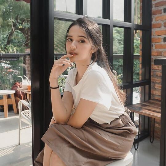 Selebgram Cantik Selebgram