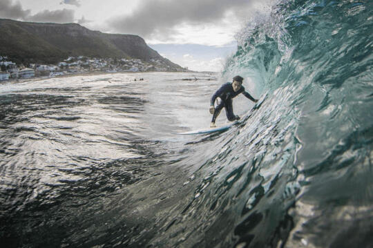 Barrel Ombak Terbaik Buat Surfer Pemula, Sebagian di Indonesia
