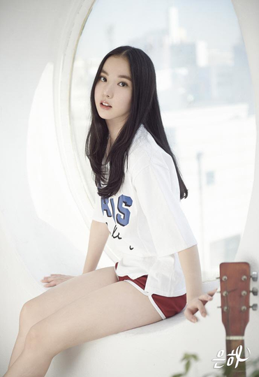 Eunha 'GFRIEND' Lebih Cantik dengan Rambut Pendek atau Rambut Panjang?