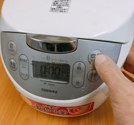 Begini Jadinya Kalo Mie Instan Dimasak Bareng Nasi