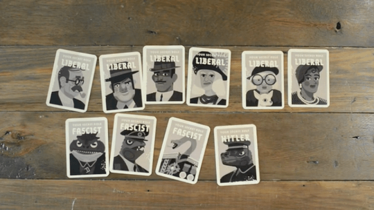 Mari Belajar Berpolitik dengan Bermain Secret Hitler Board Game