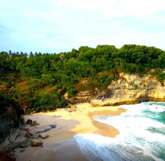 Deretan 5 Pantai Eksotis Di Pacitan Ini Pasti Buatmu Jatuh