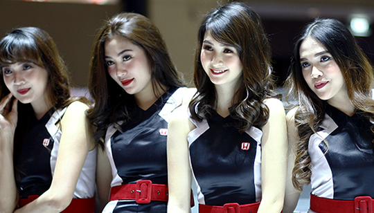 Jadi SPG? KENAPA ENGGA!?