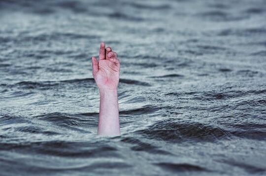 Duh! TIM SAR Keringkan Danau Gara-Gara "LELUCON" Kabar HOAX~!