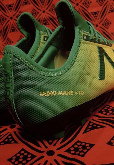 Melihat Lebih Dekat Sepatu Sadio Mane 