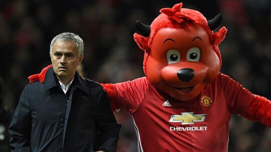 Manchester United, dari Pembangkang Tuhan sampai Setan Merah